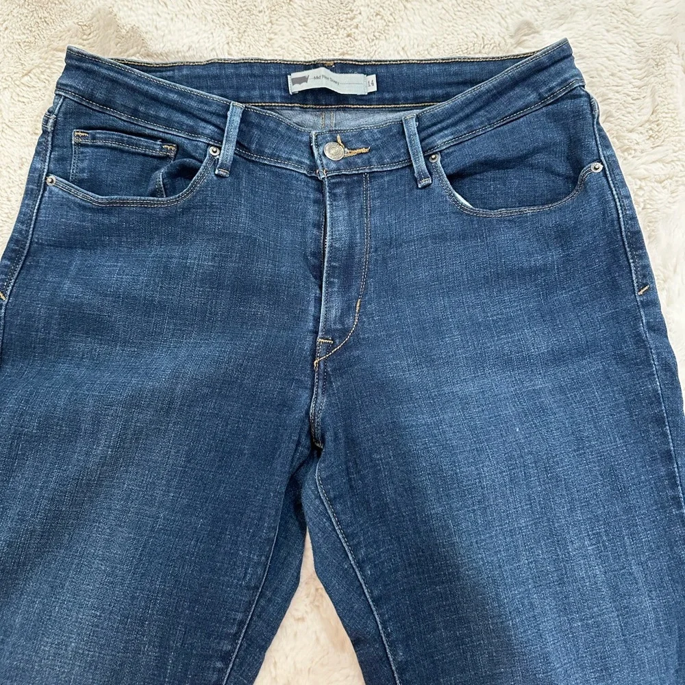 Levi’s mid rise skinny jeans - Picture 2 of 5